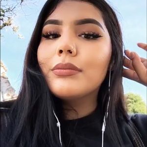 Meet your Posher, April